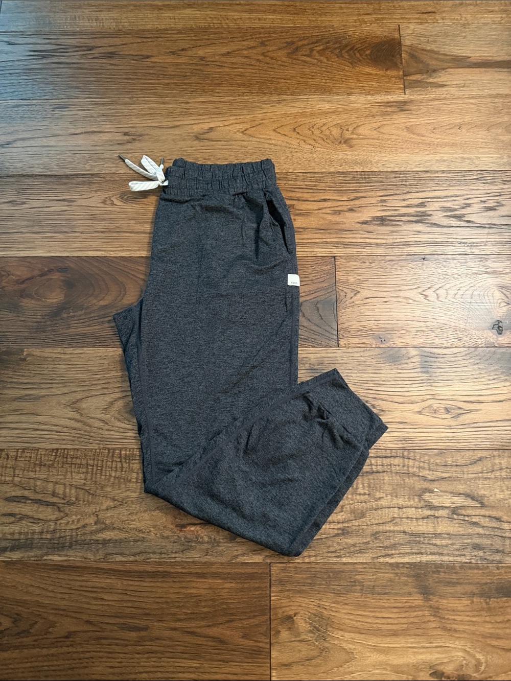 Vuori Performance Joggers Size Small